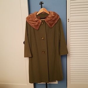 Vintage olive green cashmere coat with fur collar
